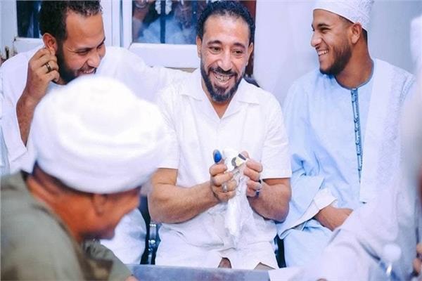 العريس الراحل أشرف حاكم