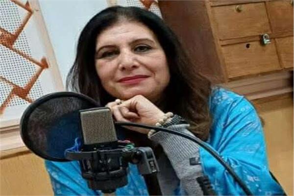  الكاتبه الصحفيه سحر الجمل مقدمه البرنامج