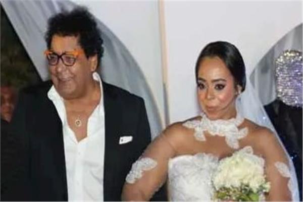 محمد منير يحتفل بزفاف ابنة شقيقته
