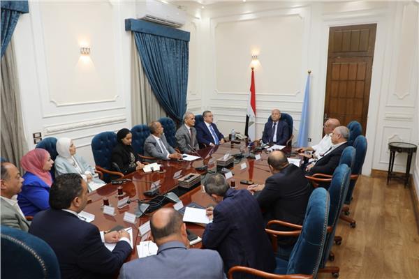محافظ القاهرة يستقبل وفدا من بنك المصرف المتحد