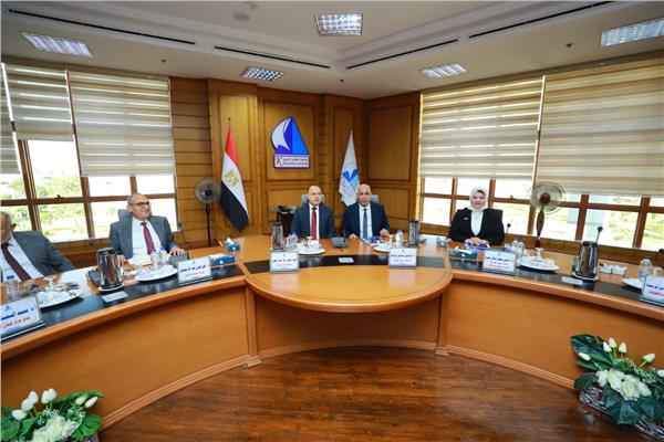 محافظ كفر الشيخ يشارك في مجلس الجامعة