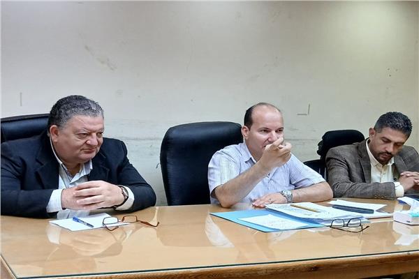 وكيل وزارة الصحة بالدقهلية يعقد اجتماعًا موسعًا مع بعض  الإدارات الفنية والإدارية