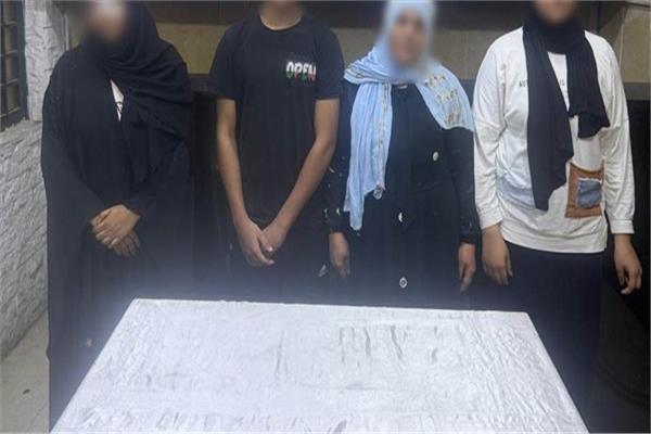  مشاجرة بين سيدتين أمام مدرسة بدار السلام بالقاهرة وضبط المتورطين     
