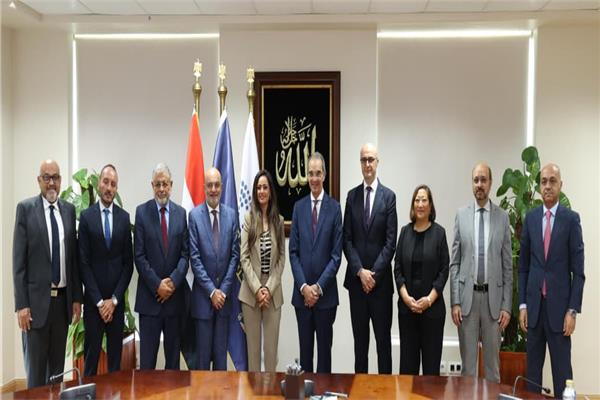 وزير الاتصالات وتكنولوجيا المعلومات