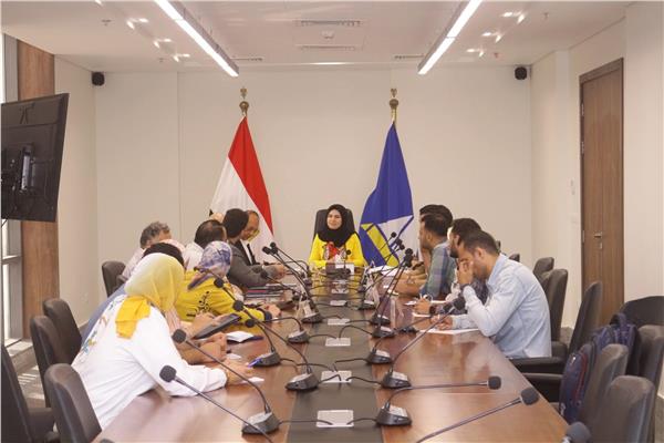 خلال الاجتماع
