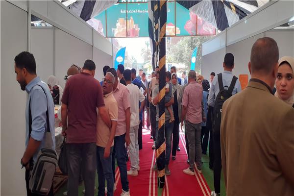 معرض منتجات الجامعة بنها