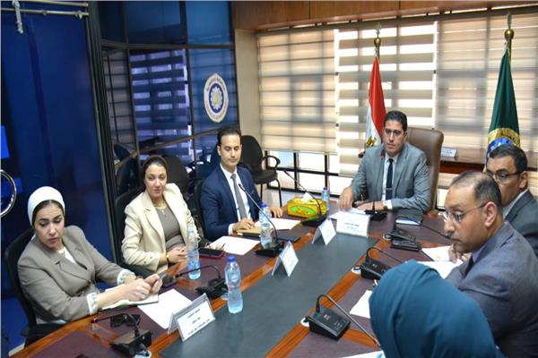 نائب محافظ الدقهلية يعقد اجتماعا لمناقشة واستعراض آليات دعم الصناعات الموجودة