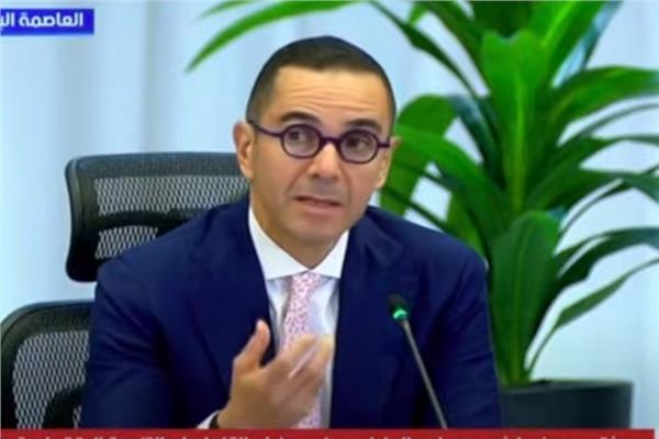  حسن الخطيب وزير الاستثمار