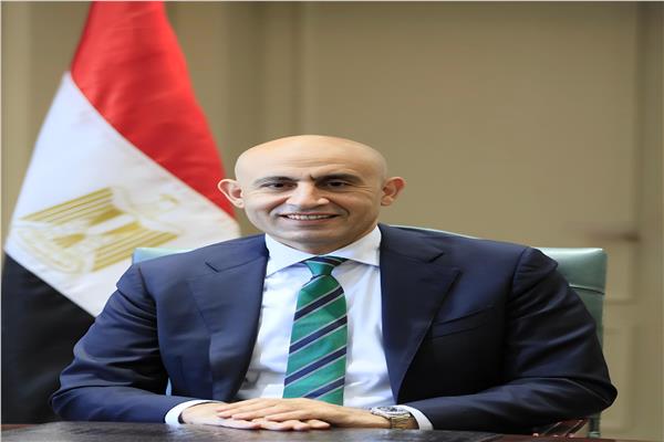 الوزير محمد عبد اللطيف