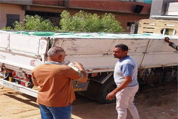 ضبط سيارة محملة بـ5 أطنان دقيق مدعم