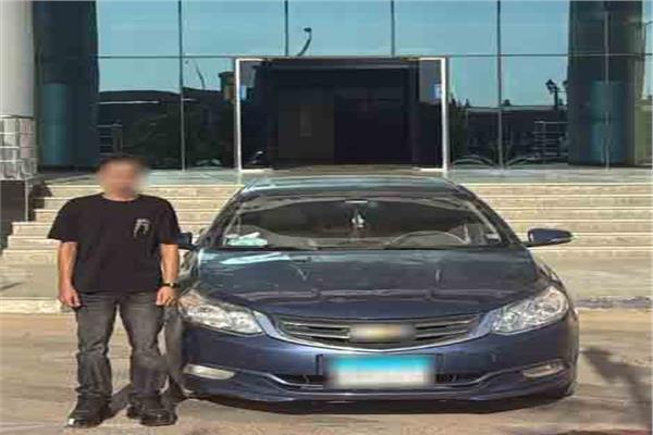 ضبط سائق أدى حركات استعراضية بسيارته 