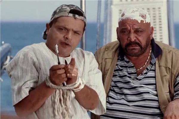 ضياء الميرغني ومحمد هنيدي في فيلم "أمير البحار"