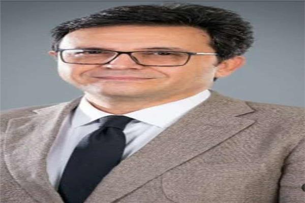 الدكتور أحمد فؤاد هنو
