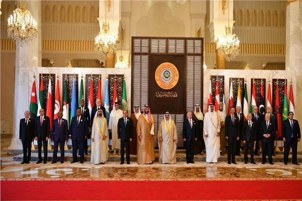 صورة تجمع القاده العرب فى قمة مارس الماضى بدعوة من الرئيس عبدالفتاح السيسى