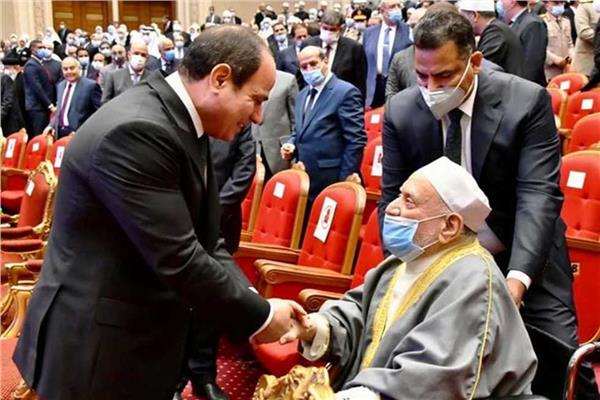الرئيس عبدالفتاح السيسي والشيخ الدكتور أحمد عمر هاشم
