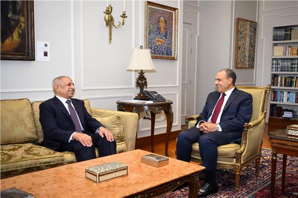  د. بدر عبد العاطي وزير الخارجية والهجرة ود.إسماعيل عبد الغفار رئيس الأكاديمية البحرية