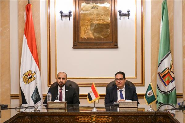 سامي عبد الصادق ومحمد زيادة يشهدان توقيع بروتوكول جائزة حماة الأرض للبحث العلمي