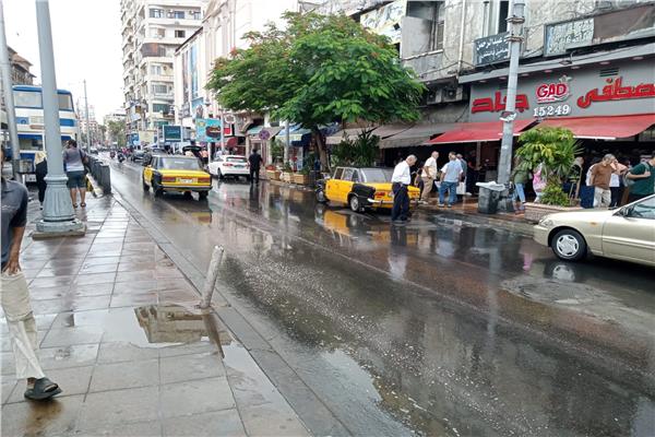 استمرار تساقط الأمطار