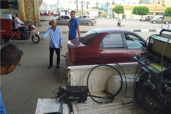 حملة مفاجئة لفحص عوادم السيارات بالشرقية