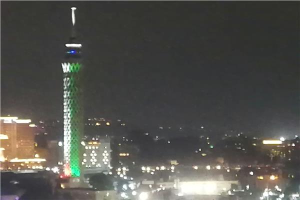 برج القاهرة يتزين بألوان فلسطين