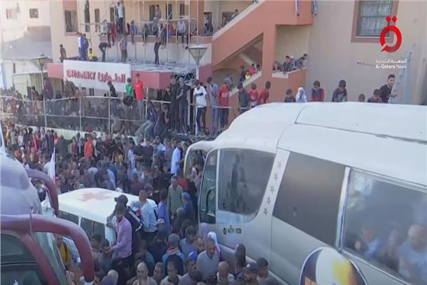 وصول أسرى فلسطينيين إلى مجمع ناصر