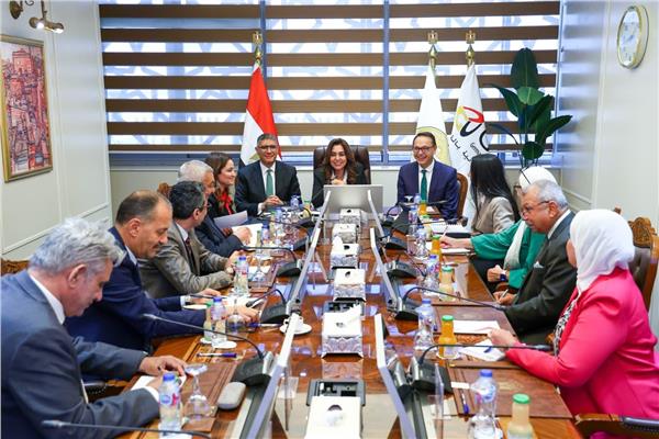 وزيرة التنمية المحلية - محافظ الجيزة