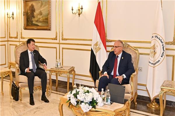 وير الري يلتقى مدير عام المنظمة الإسلامية للأمن الغذائي