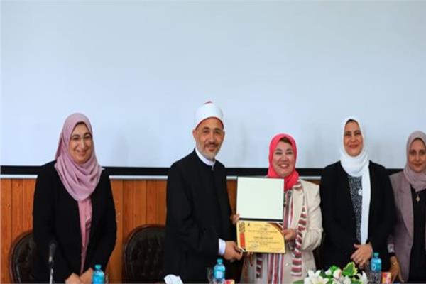 جانب من الندوة