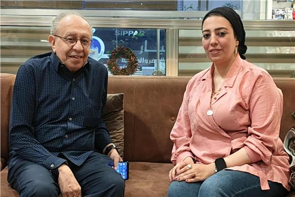 المخرج عصام السيد مع محررة بوابة أخبار اليوم