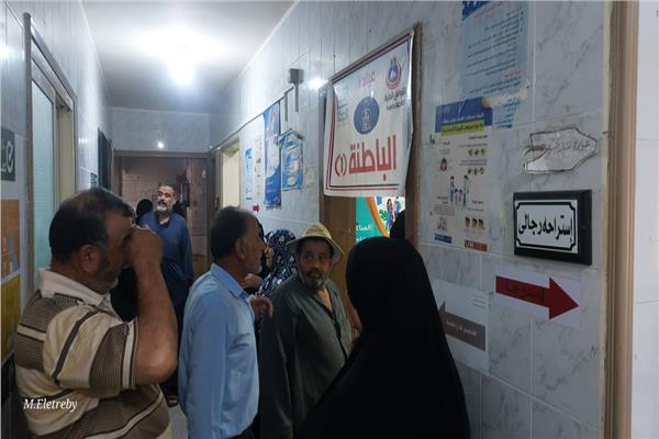 الكشف على 986 مواطن خلال قافلة طبية مجانية بمركز الزرقا في دمياط