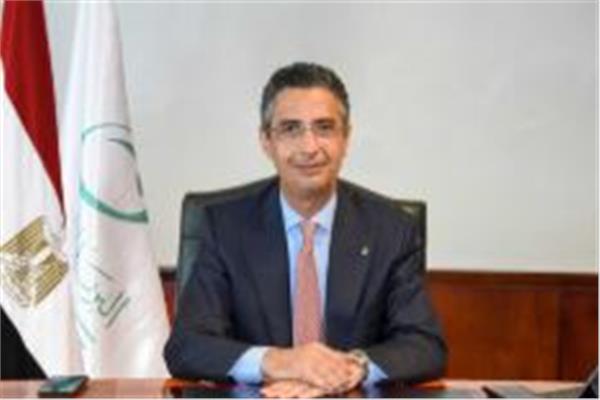 الدكتور شريف فاروق