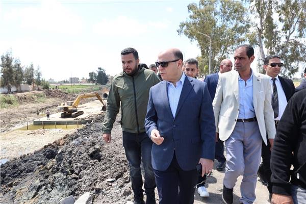 محافظ كفر الشيخ يوجّه بتغيير خطوط مياه الشرب