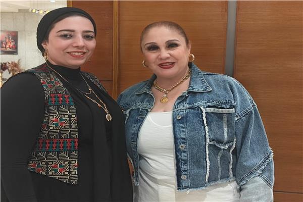 الفنانة شيرين ومحررة بوابة أخبار اليوم