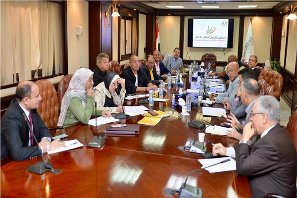 لجنة التحول الرقمي والذكاء الاصطناعي تعقد أولى اجتماعاتها.. واختيار خالد صلاح رئيسًا 