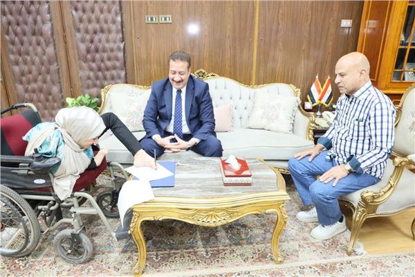 محافظ المنوفية يحقق أمنية ندى علام