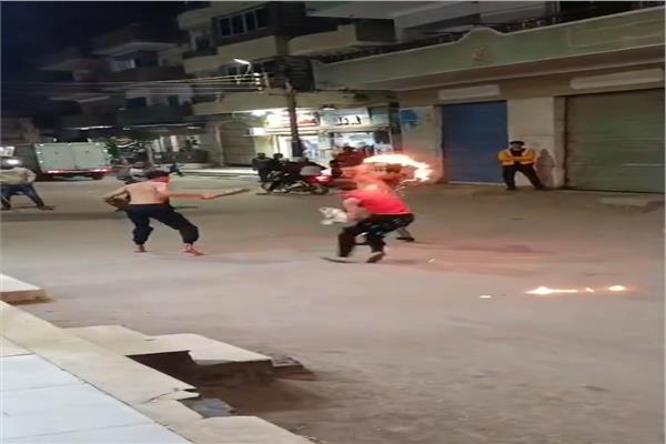 خناقة الأسلحة البيضاء والمولوتوف ببنها