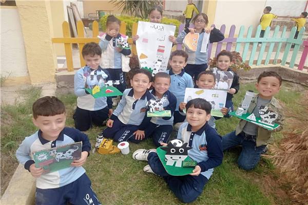 فوز مدرسة عمر بن عبدالعزيز الرسمية لغات بحوش عيسى كأفضل مدرسة بالبحيرة  