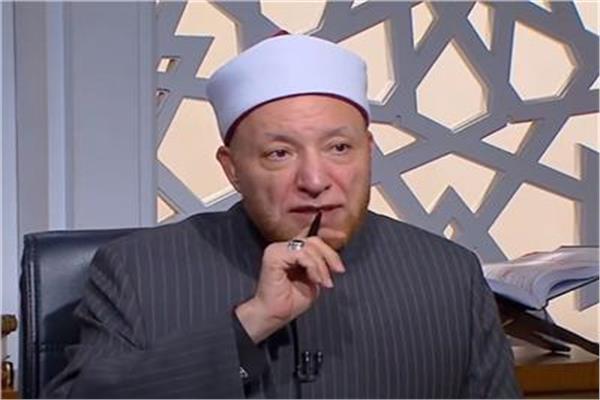   الشيخ عويضة عثمان  أمين الفتوى بـ دار الإفتاء المصرية