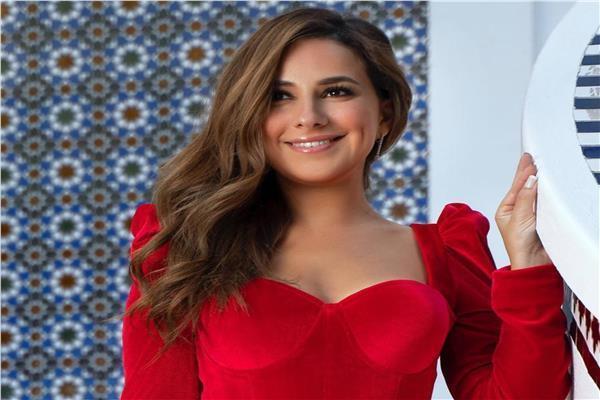 الفنانة شيري عادل