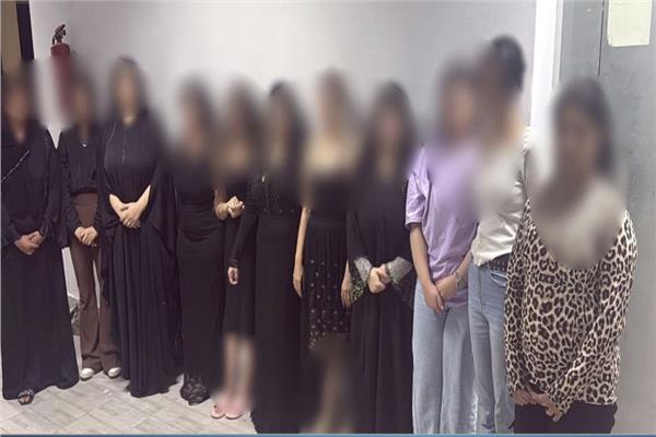 المتهمون بممارسة الأعمال المنافية للآداب باستخدام تطبيق المساج