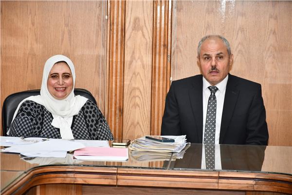 الدكتور ناصر مندور رئيس جامعة قناة السويس
