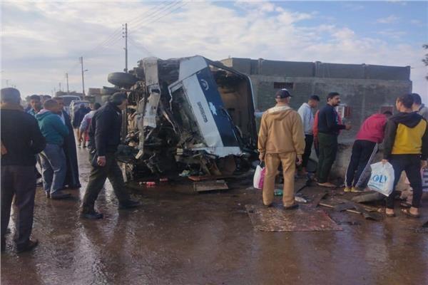 انقلاب سيارة ميني باص بأسيوط