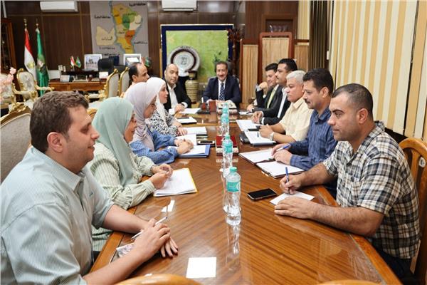 محافظ المنوفية يناقش نسب إنجاز الموقف الحالي لمشروعات الخطة الإستثمارية 