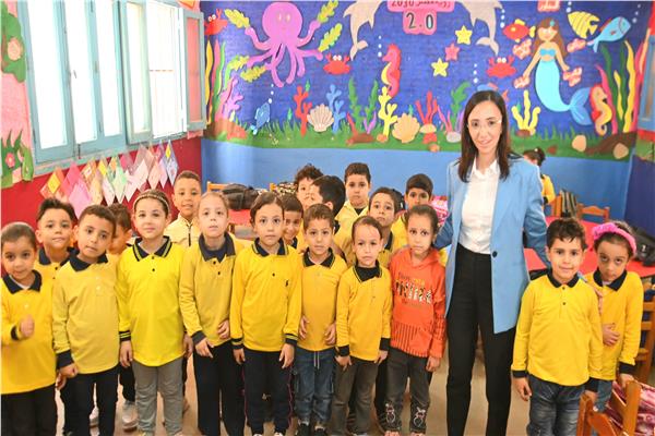 محافظ البحيرة تتفقد مدرسة منية سلامة الإبتدائية والجمعية الزراعية 