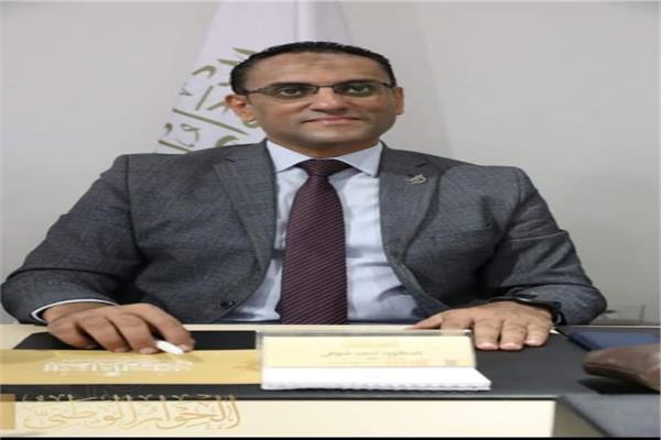  الدكتور أحمد شوقي الخبير المصرفي