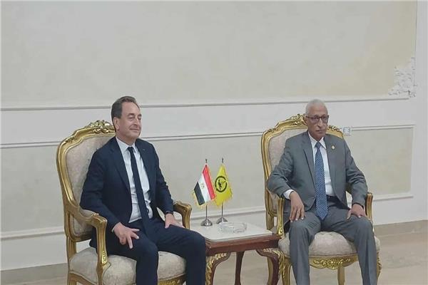محافظة شمال سيناء ايريك شوفالييه السفير الفرنسي في القاهرة