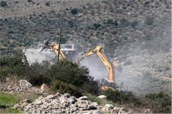 سلطات الاحتلال تستولي على أراضي شمال شرق القدس