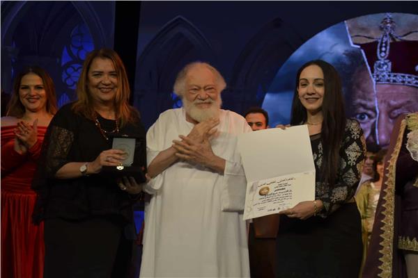  يحيى الفخراني خلال تكريمه