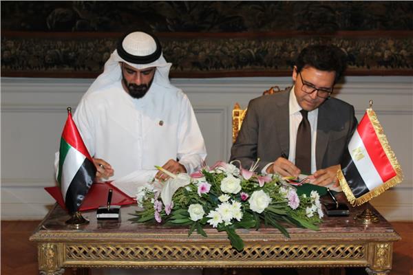 وزير الثقافة المصري ونظيره الإماراتي يوقعان مذكرة تفاهم للتعاون في المجال الثقافي