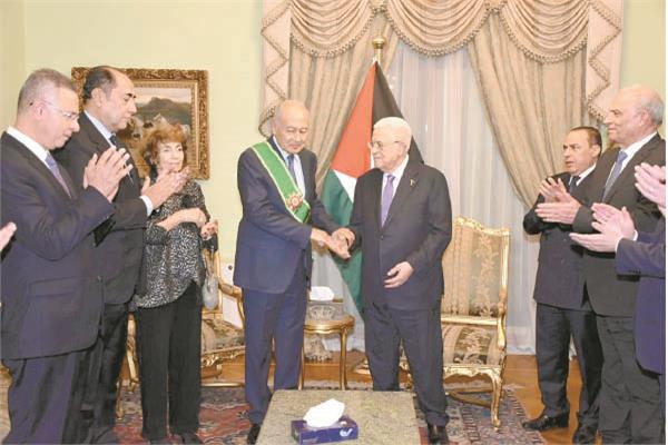 أعلى وسام فلسطينى لـ«أبو الغيط»